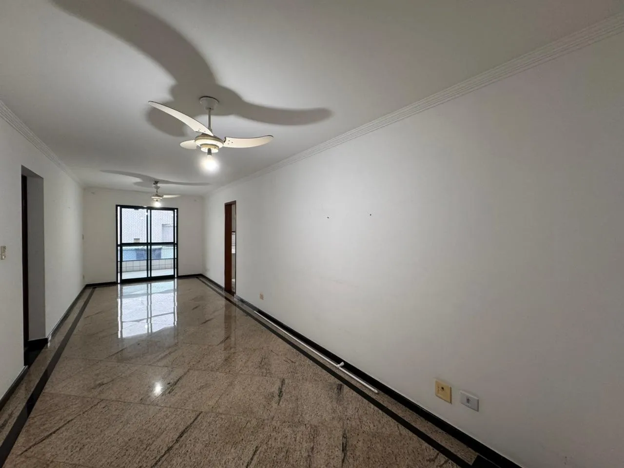Imagem Apartamento para Venda em Praia Grande, Canto do Forte, 2 dormitórios, 1 suíte, 1 banheiro, 1 vaga
