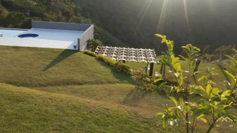 Imagem Sobrado a Venda no Residence Country Golf Club - Pau Arcado - Campo Limpo Pta/SP