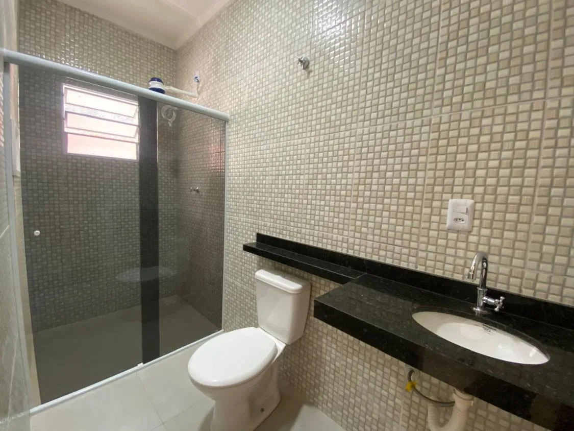 Imagem CASA NOVA COM PISCINA, 3 DORMITÓRIOS E AMPLO QUINTAL NO JARDIM BOPIPORANGA EM ITANHAÉM
