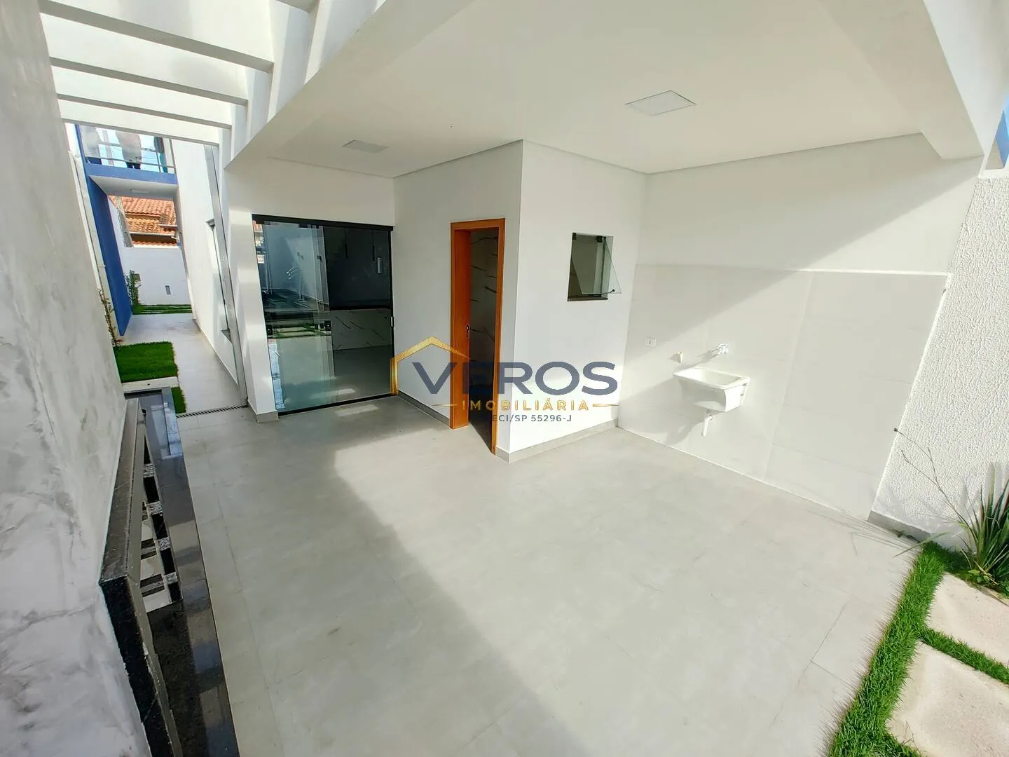Imagem Casa nova a venda com piscina e 3 quartos no Porto Novo em Caragua
