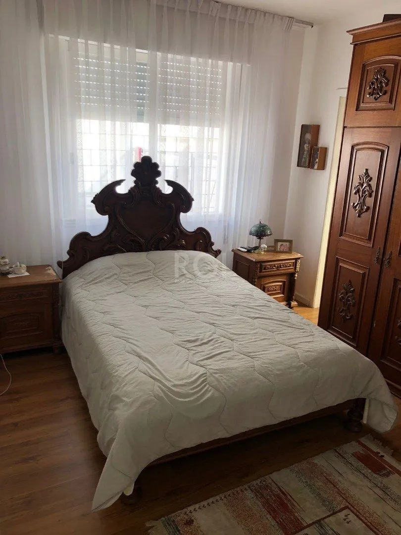Imagem Casa para Venda com 3 dormitórios, sendo 1 suites e 3 vagas no bairro Guarujá