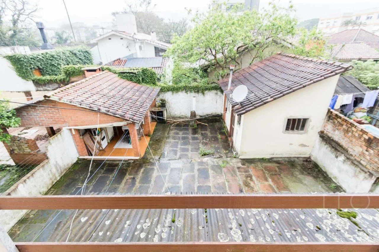 Imagem Casa com entradas independentes em Teresópolis: oportunidade para investimento e moradia