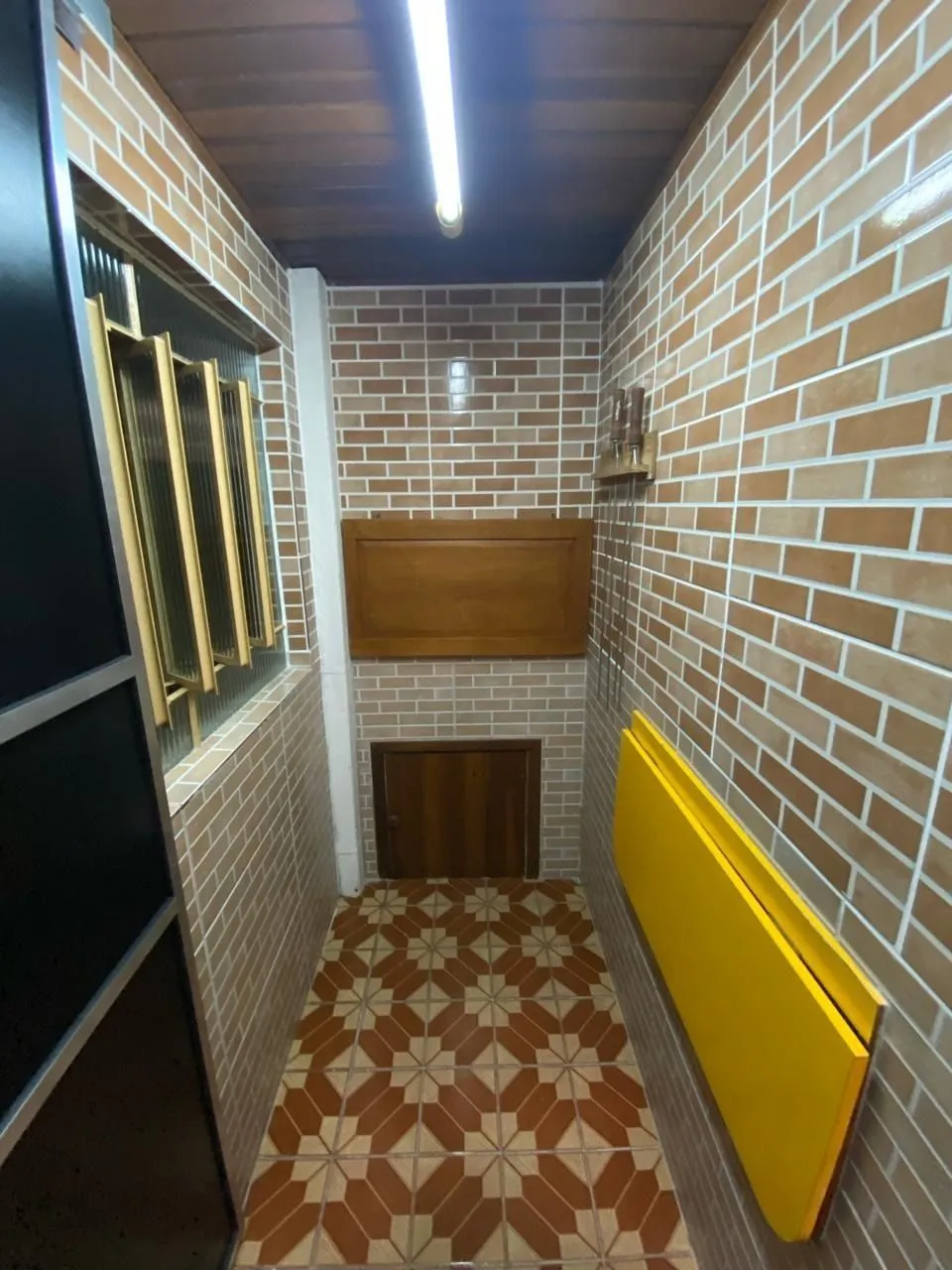 Imagem Ótima casa de dois pavimentos localizada no Bairro Restinga