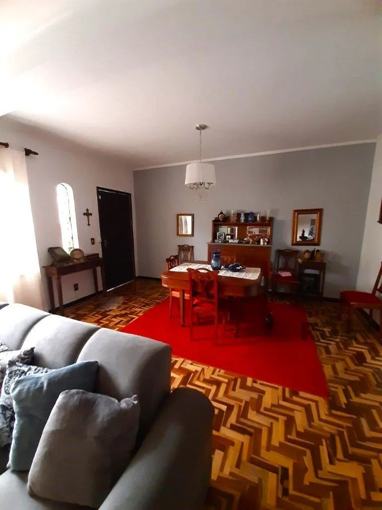 Imagem Casa 210m² - 3 dormitórios, 2 vagas
