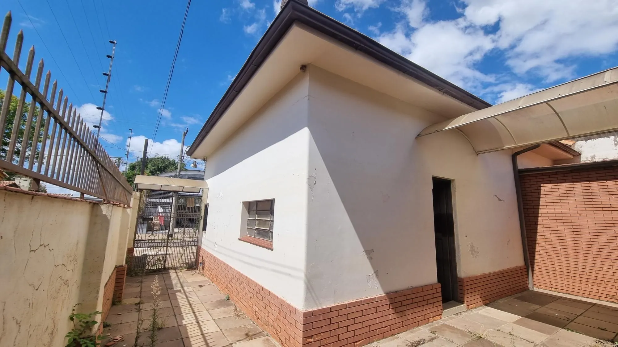 Imagem Casa com loja na frente a venda no Bairro Anchieta.
