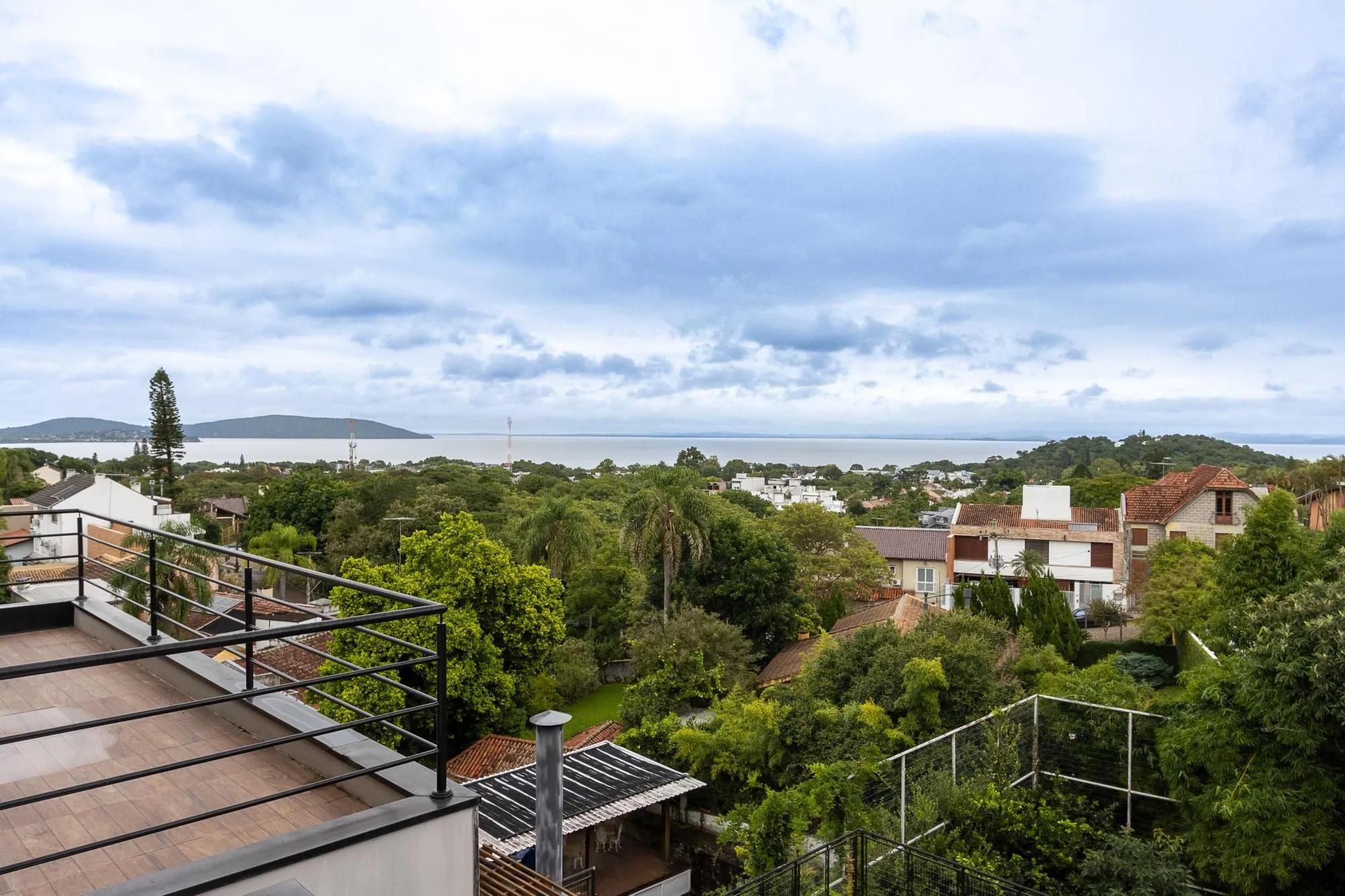 Imagem Casa com 4 dormitórios à venda, Jardim Isabel, Porto Alegre