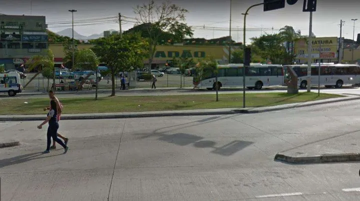 Imagem Casa com 5 Quartos à Venda, 300 m² em Taquara - Rio De Janeiro