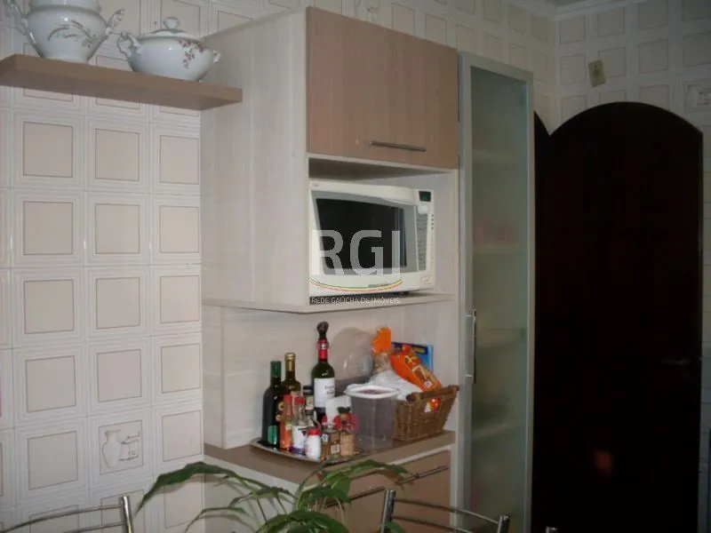 Imagem Casa para Venda - 200m², 4 dormitórios, sendo 1 suites, 4 vagas - Jardim Lindóia