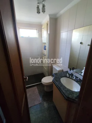 Imagem Apartamento à Venda no Condomínio Four Seasons Residence com 3 Dormitórios, 1 Suíte e 2 Vagas de Garagem