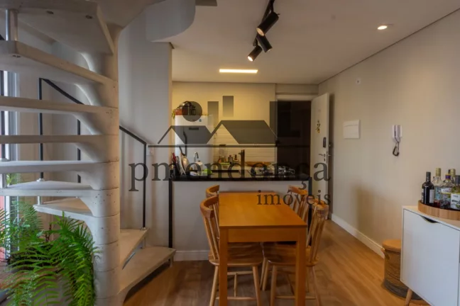 Imagem Cobertura Duplex em Pinheiros, perfeita para quem busca uma opção de moradia com estilo e conforto.