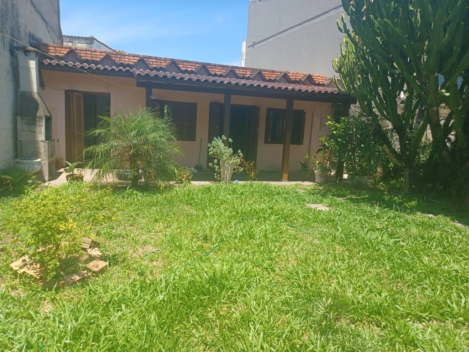 Imagem Casa de 3 quartos, suíte e patio no bairro Medianeira em POA