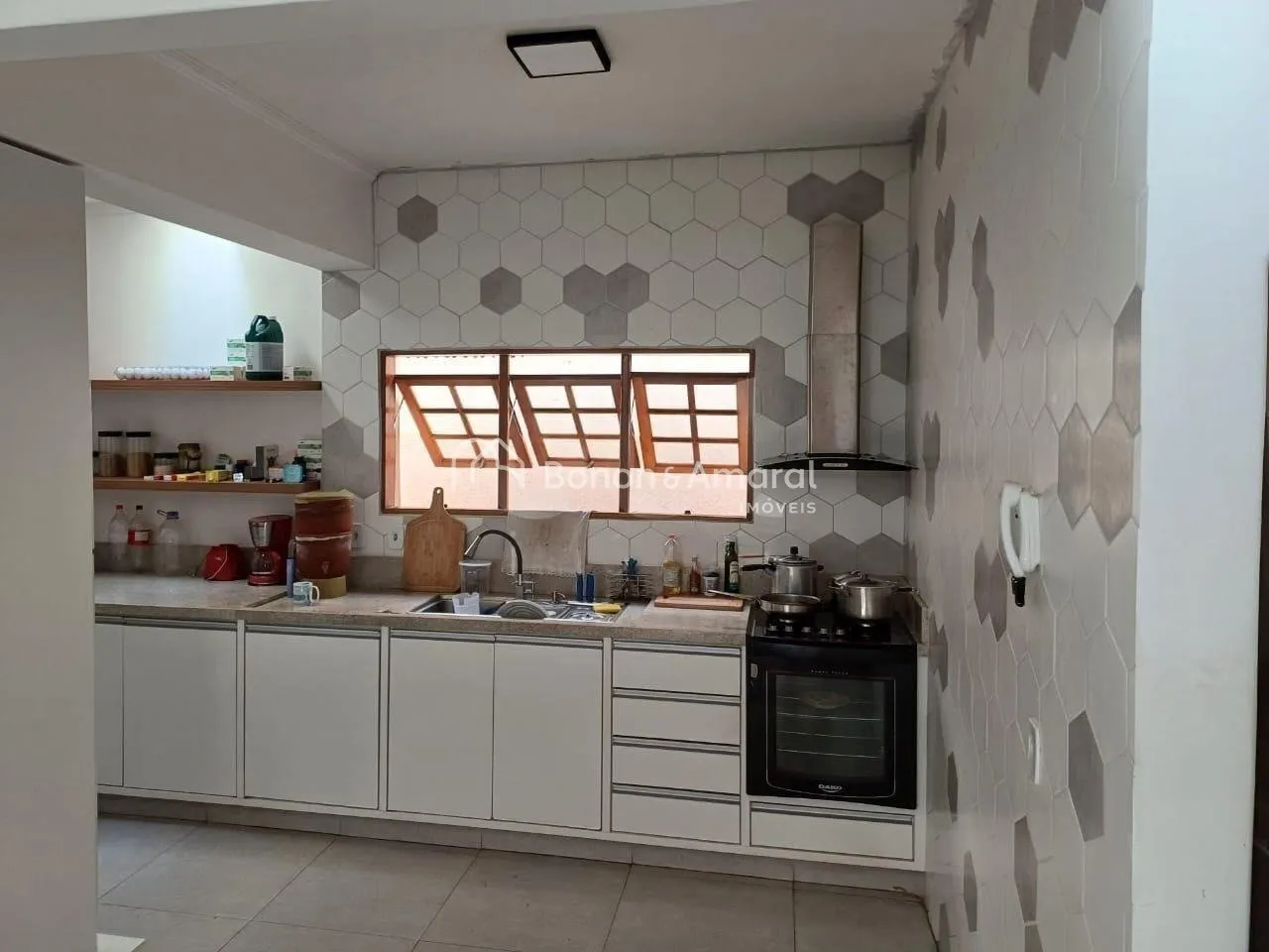 Imagem Casa com 4 Quartos e 6 banheiros à Venda, 240 m² por R$ 960.000