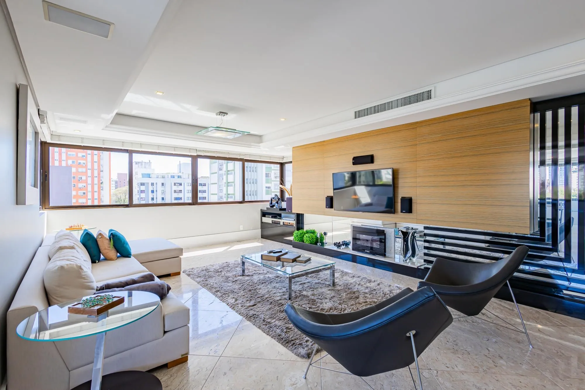 Imagem Espetacular apartamento 3 suítes 3 vagas com infra completa no Moinhos de Vento