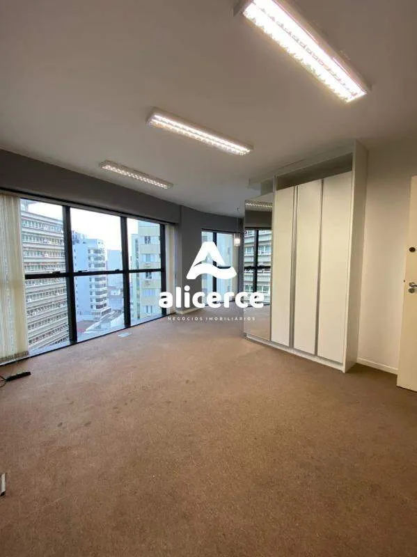 Imagem Sala à venda com , 33m² em Centro Florianópolis