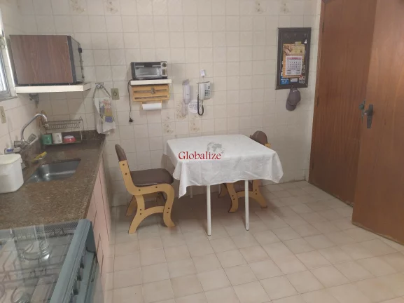 Imagem Apartamento com 3 dormitórios, 1 suíte, dependência completa e 2 vagas no bairro Ponta da Praia em Santos por R$680.000,00