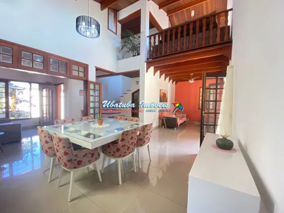 Imagem Linda Casa com Ótima Localização.