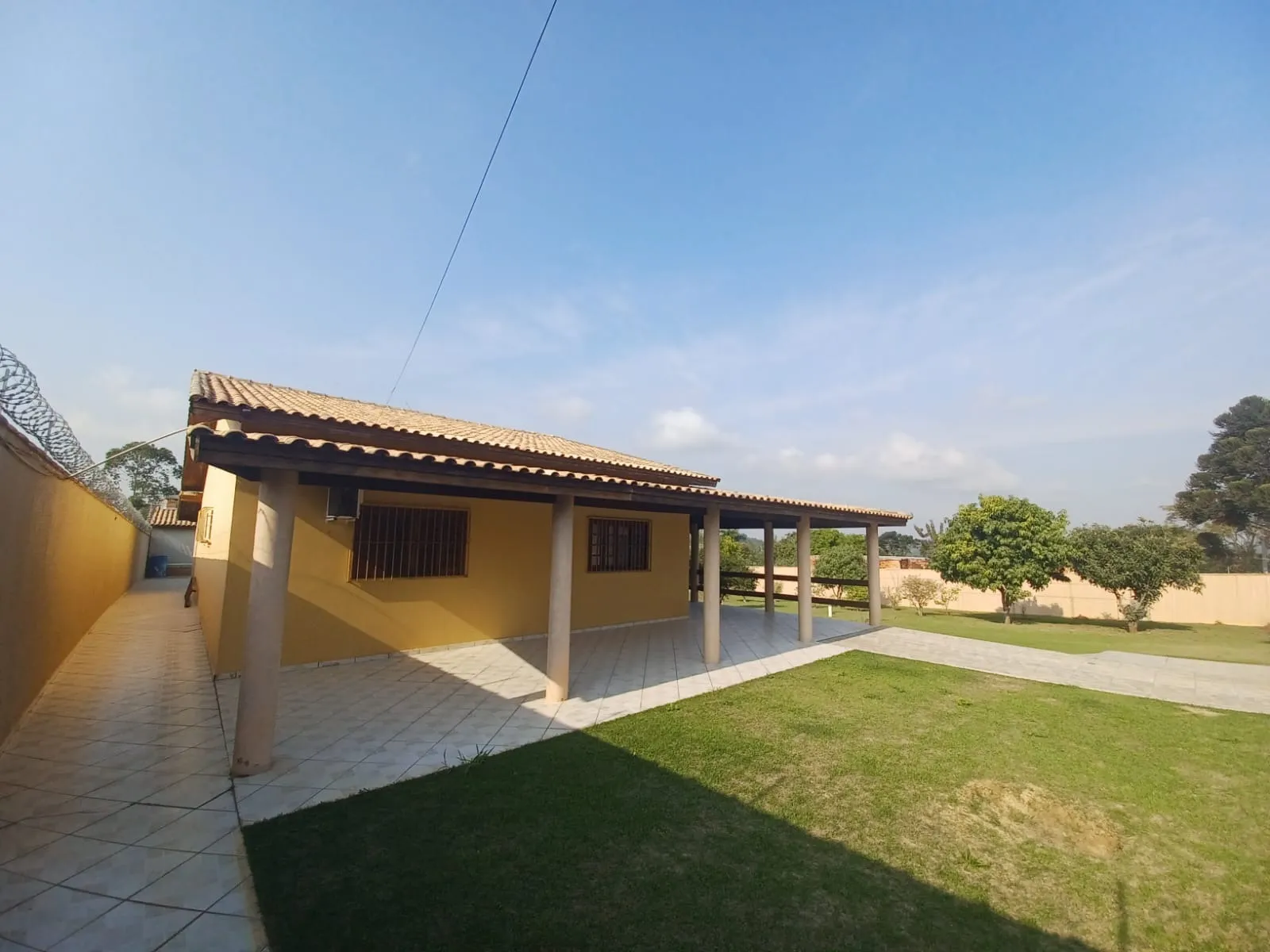Imagem Chácara Moderna com Piscina e Espaço Gourmet à Venda em Araçoiaba da Serra