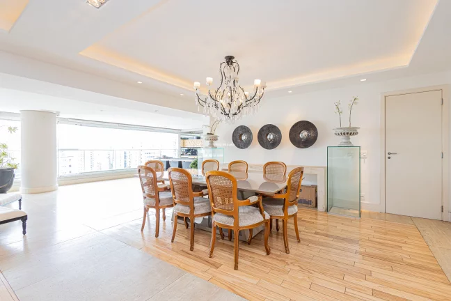 Imagem Apartamento de 3 suítes a venda em Moema