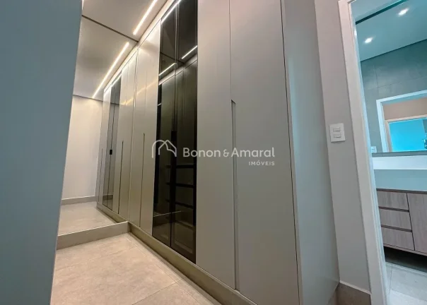 Imagem Maravilhosa casa térrea, acabamento de primeira, com 4 suítes todas com armários e ar condicionad...