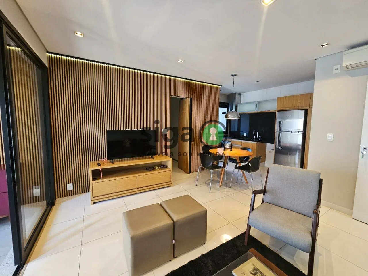 Foto do imóvel Apartamento mobiliado para alugar no Condomínio Limited Funchal