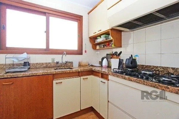 Imagem Vende-se bela cobertura 3 quartos com suíte, 2 vagas, dependencia completa em prédio com elevador - 220m² - Floresta