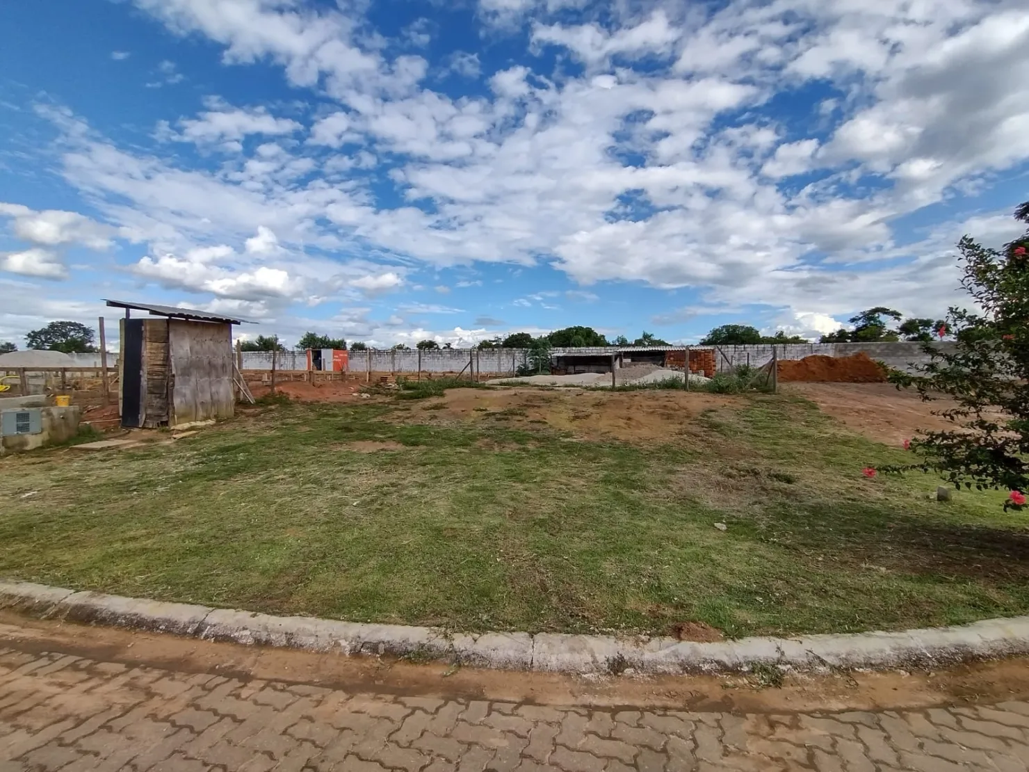 Foto do imóvel Terreno à venda 409M², Abaete, Taubaté - SP | Condomínio Lilian Schneider