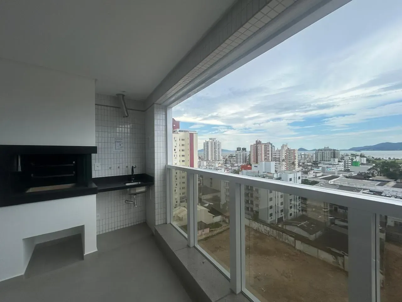 Foto do imóvel PRONTO PARA MORAR em Rua Euclides Machado, 112 - Canto, Florianópolis - SC
