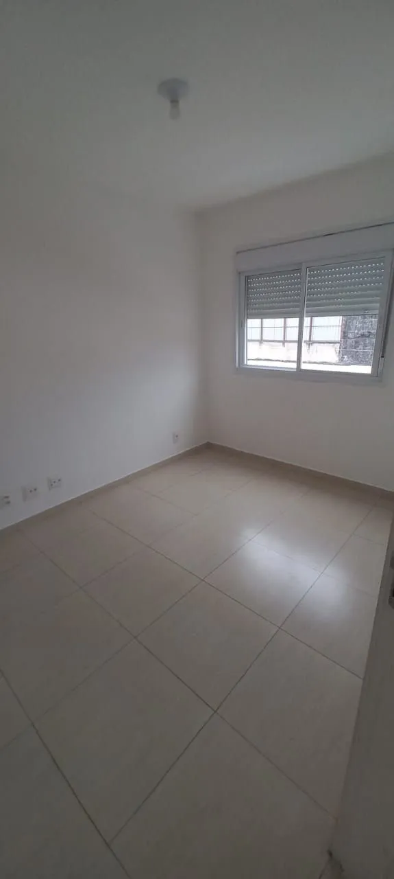 Imagem Apartamento à venda, no condomínio Reserva Anáua todo com piso porcelanato e armário na cozinha