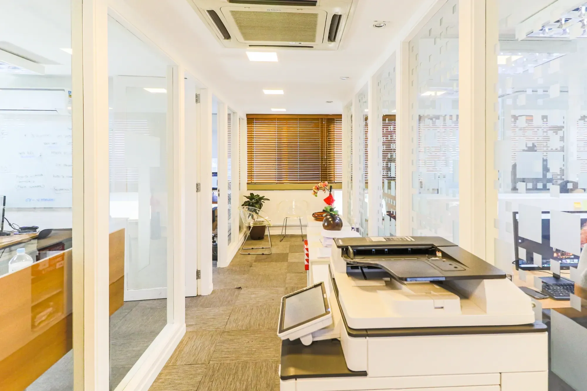 Foto do imóvel Sala Comercial à Venda ou Locação, 115 m² em Jardim Paulistano - São Paulo