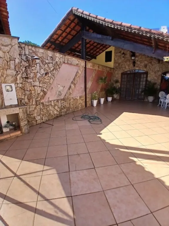 Imagem CASA COM 100,00 m² - MARACANÃ - PRAIA GRANDE SP