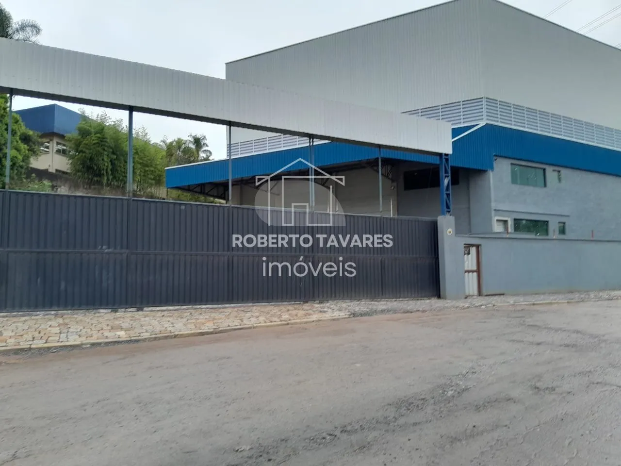 Imagem Galpão para Venda - 3 Docas - 1 Rampa - 10 Vagas de garagens - Junto a Rod. Régis Bittencourt (BR116).