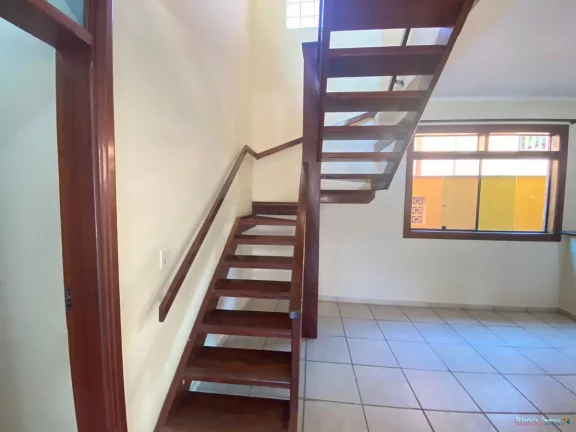 Imagem Casa Condomínio fechado com piscina - Bairro Horto