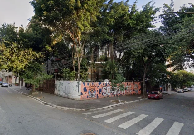 Foto do imóvel Galpão Comercial para Locação em São Paulo-SP, Bairro Campos Elíseos: 2 Banheiros, 700m² de Área!