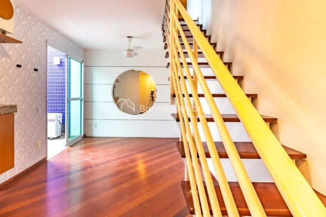 Imagem Charmoso duplex com 2 suítes, living para 2 ambientes, lavabo, cozinha planejada, área de serviço...