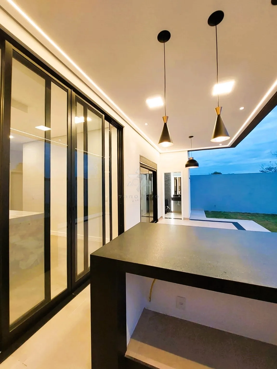 Imagem Sofisticação e Conforto: Sobrado no Residencial Lago Azul