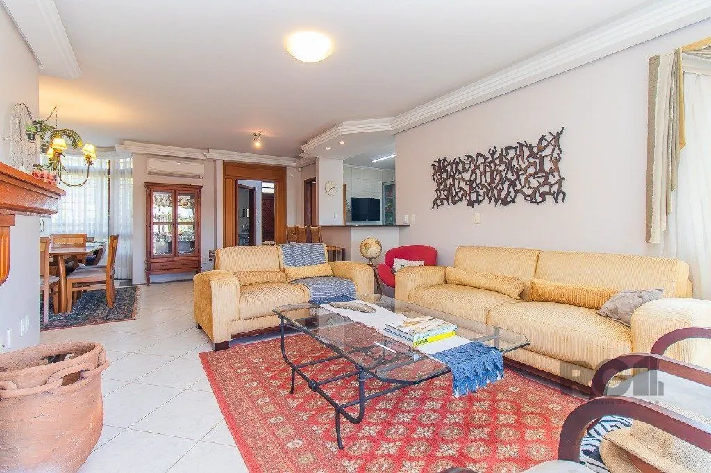 Imagem casa - 3 dorms. 2 vagas - 350 m² - Teresópolis