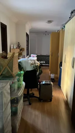 Imagem Imperdível Casa à Venda em São Paulo-SP, na Vila Mariana: 3 Quartos, 1 Suíte, 2 Salas, 2 Vagas de Garagem - 140m² de Área.