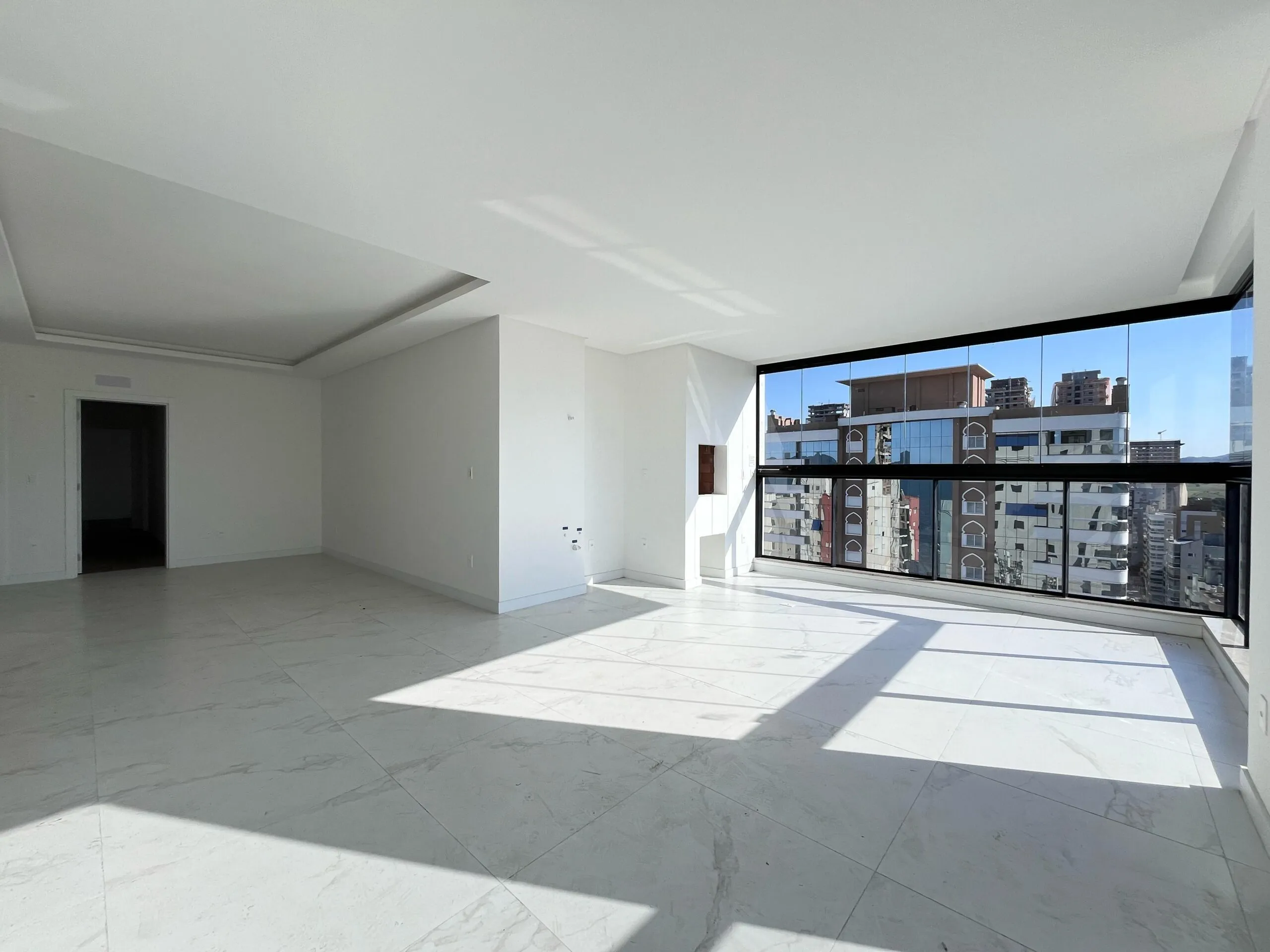 Imagem Apartamento com vista para o mar à venda com 153m2 por R$ 3.725.000,00