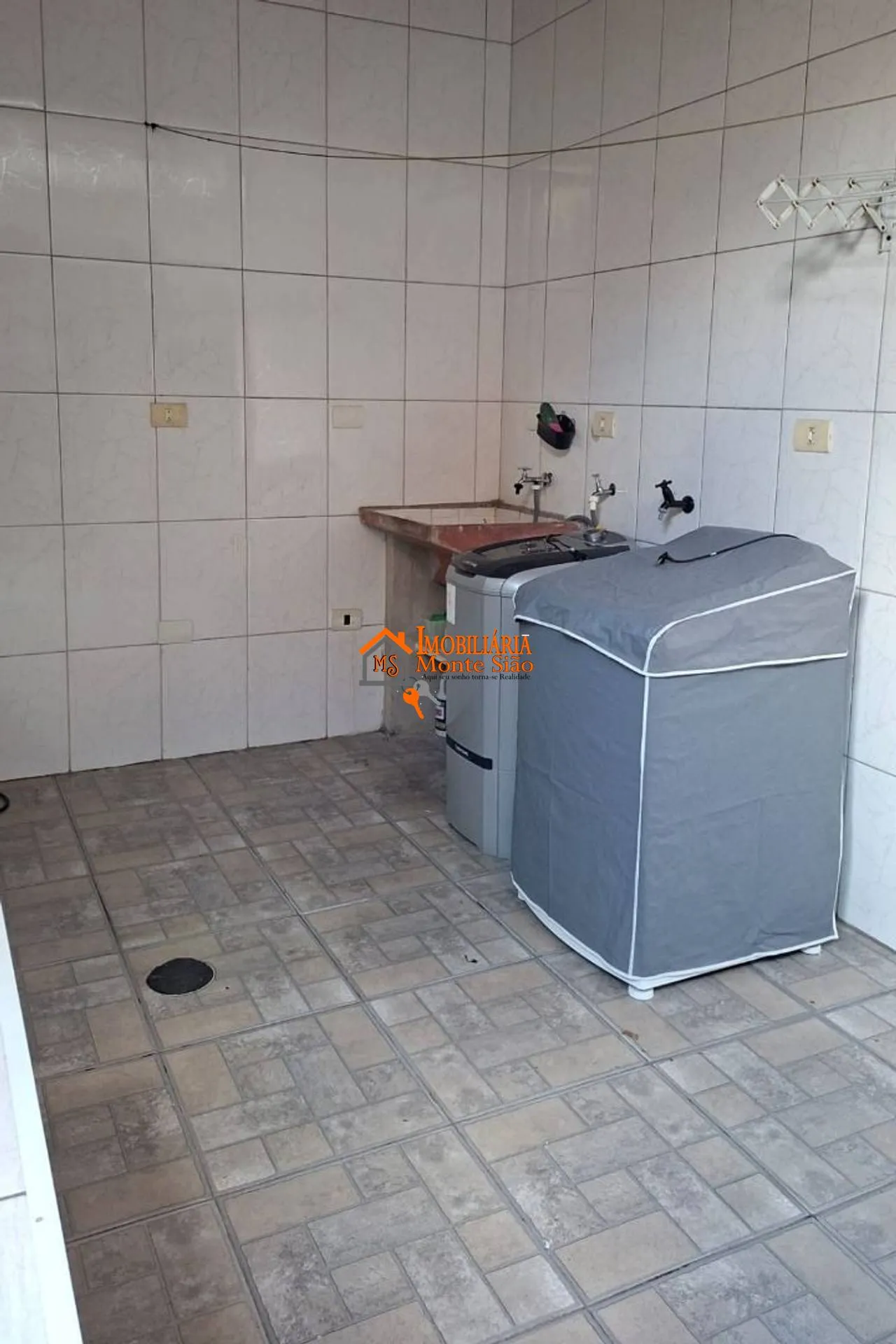 Imagem Sobrado com 3 dormitórios à venda, 250 m² por R$ 740.000,00 - Jardim Presidente Dutra - Guarulhos/SP