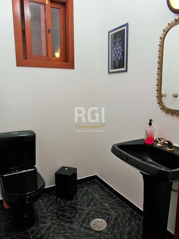 Imagem Casa para Venda - 430m², 3 dormitórios, sendo 1 suites, 2 vagas - Vila Nova