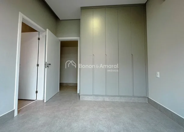Imagem Maravilhosa casa térrea, acabamento de primeira, com 4 suítes todas com armários e ar condicionad...