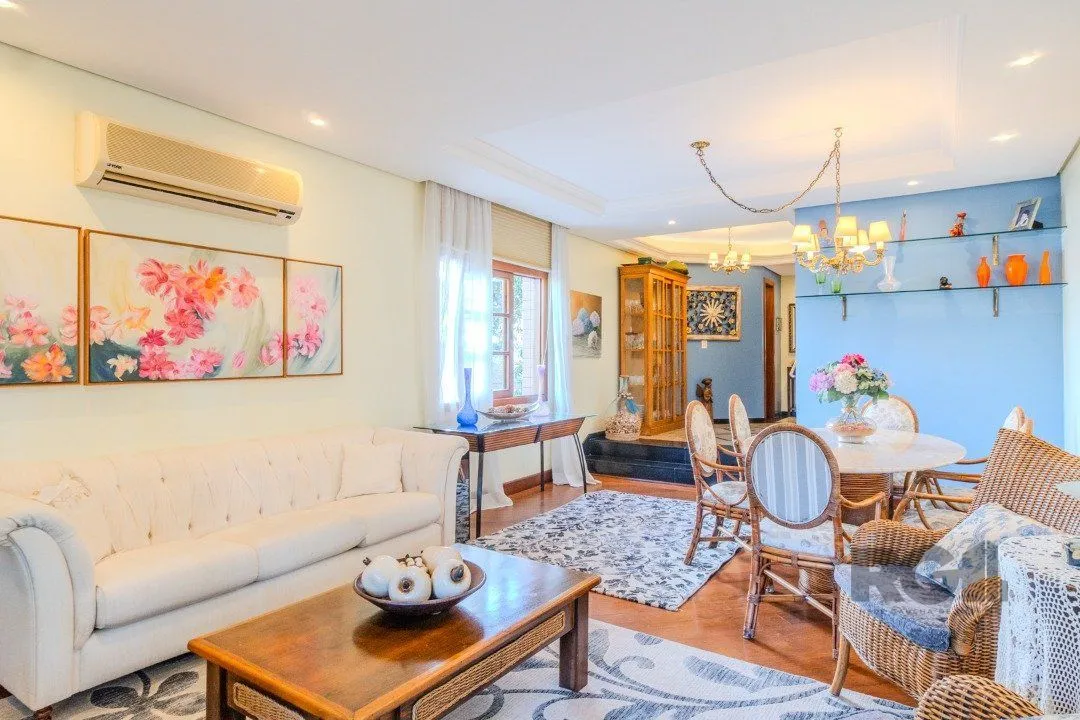 Imagem Apartamento amplo de 191m² privativos reformado