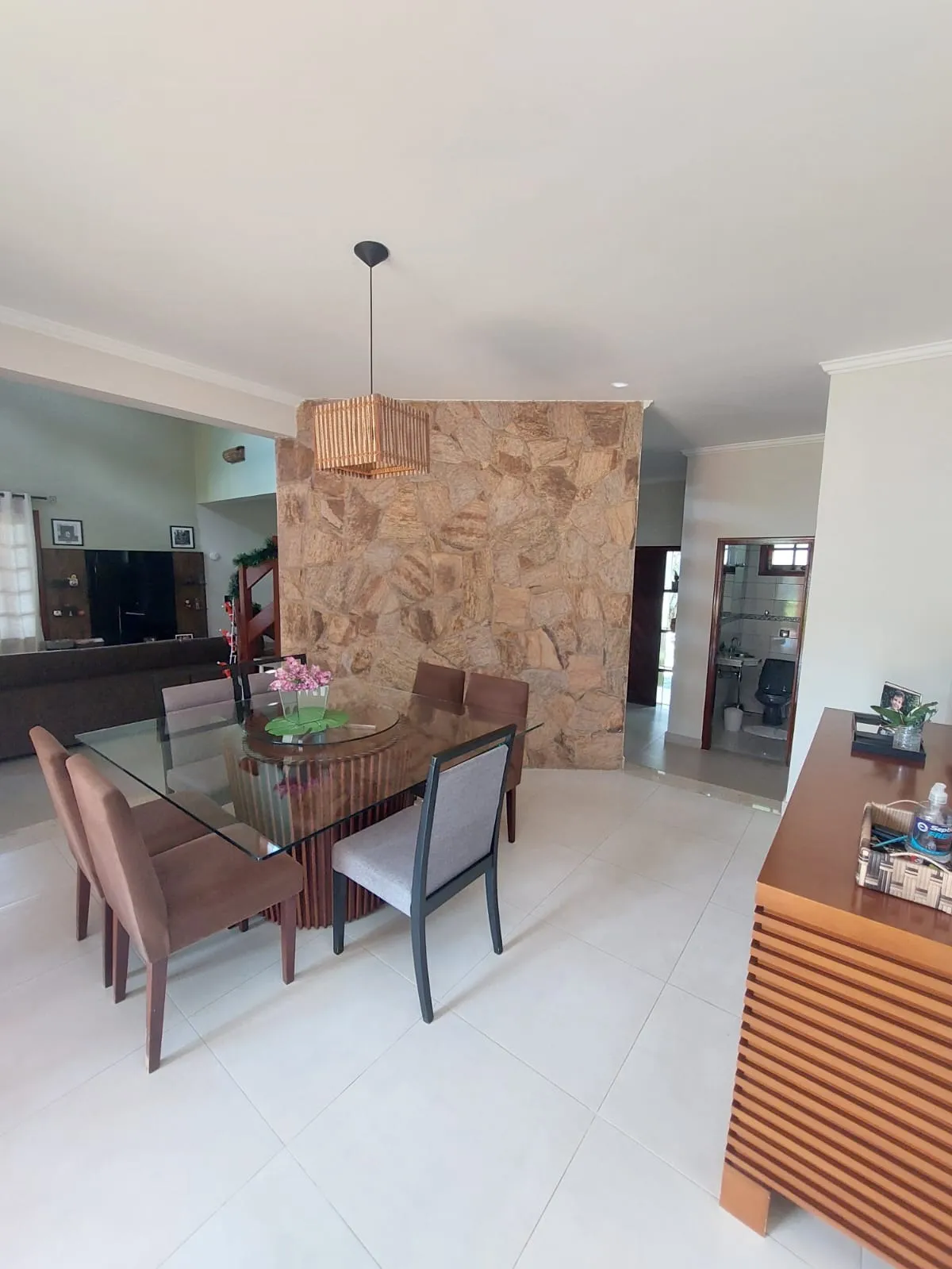 Imagem Casa 4 dorm escritório lareira sala de jogos de Esquina com 438m² Cond Vivendas do Lago