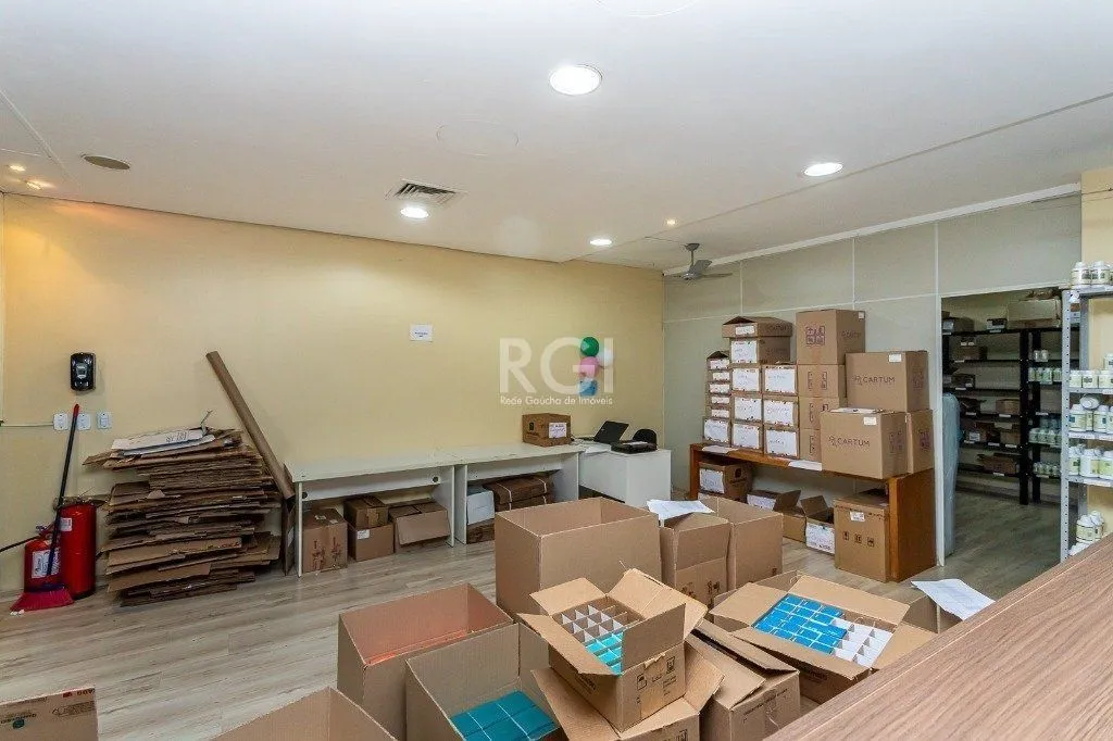 Imagem Loja Comercial na Av Cristóvão Colombo