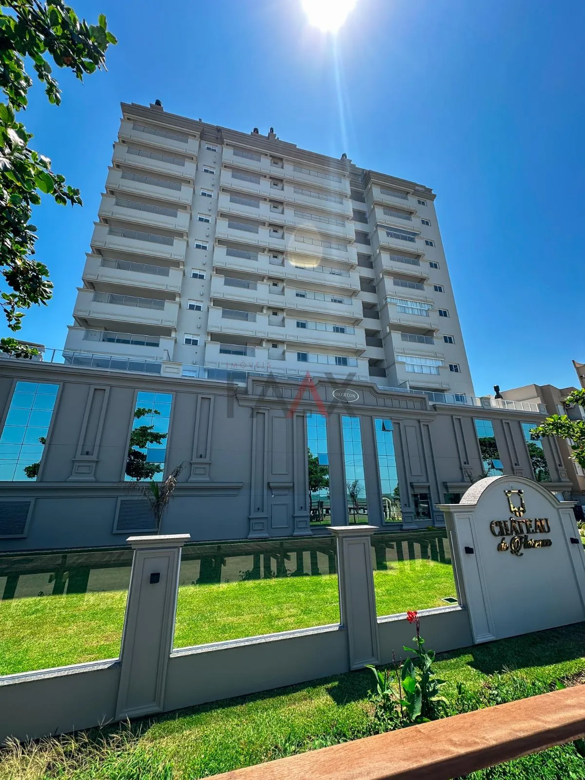 Foto do imóvel Apartamento no Château de Florence em Itapema SC com vista para o mar