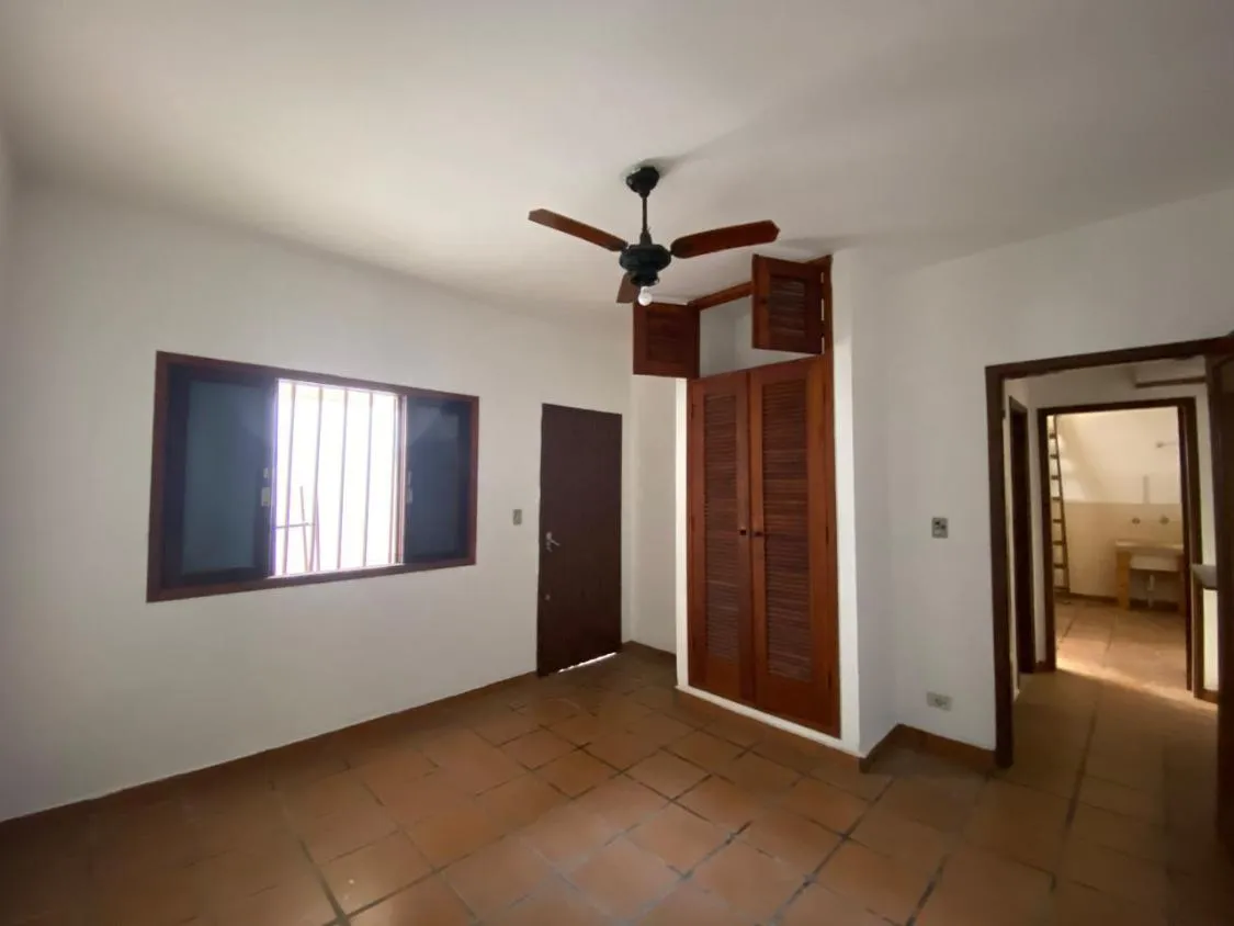 Imagem CASA COM EDÍCULA, 3 DORMITÓRIOS SENDO 1 SUÍTE PARA LOCAÇÃO NO CENTRO DE ITANHAÉM