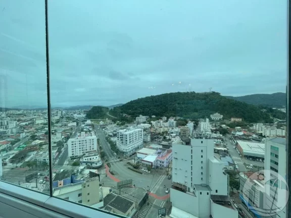 Imagem Apartamento Alto Padrão à Venda com 3 Suítes e 3 Vagas em BC