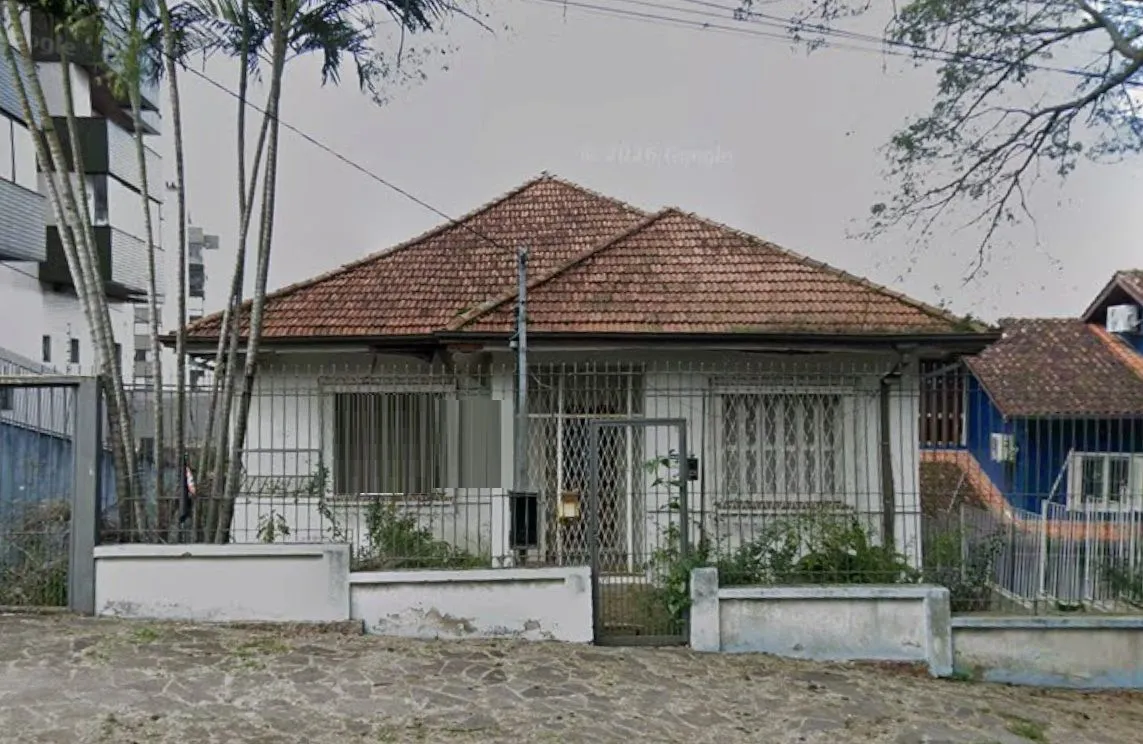 Imagem Terreno no bairro Petrópolis com 429m²