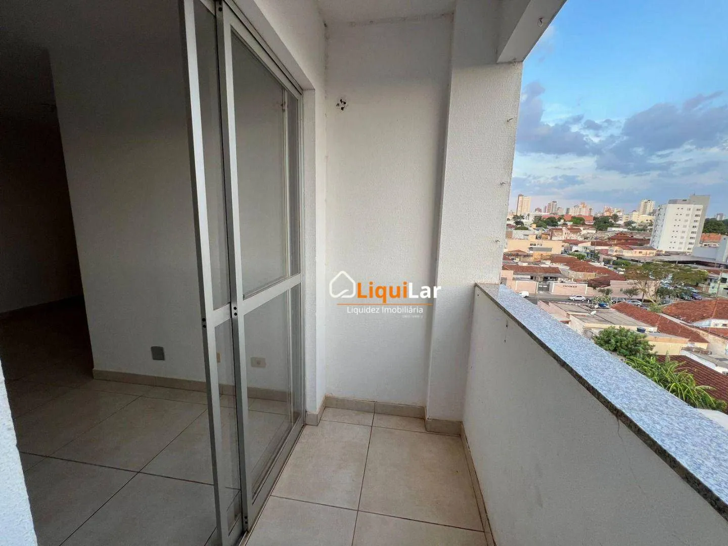 Imagem Apartamento para Locação no Edifício Pernambuco com 77 m², 3 Quartos, Suíte e 2 Vagas