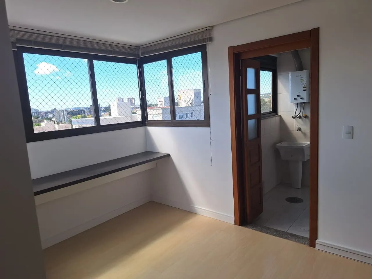 Imagem Amplo apartamento de 2D com suíte e vaga